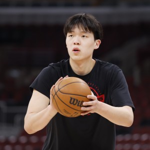 九游体育-拓媒：不知道杨瀚森会变成什么样 我对他的发展持怀疑态度